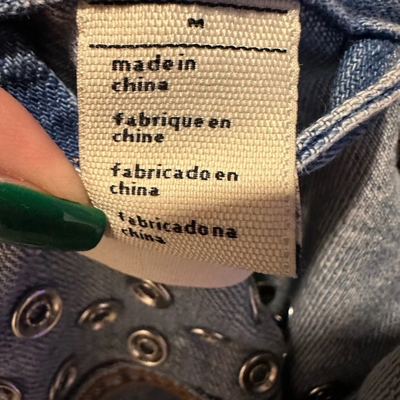 LEVI'S Vintage Trucker Jacket Studded Denim Womens Medium Light Wash - Picture 8 of 10